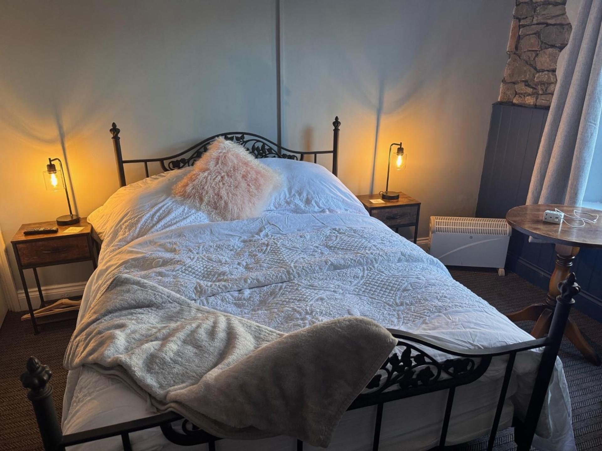 The Kings Head Hotel Cheddar Ngoại thất bức ảnh